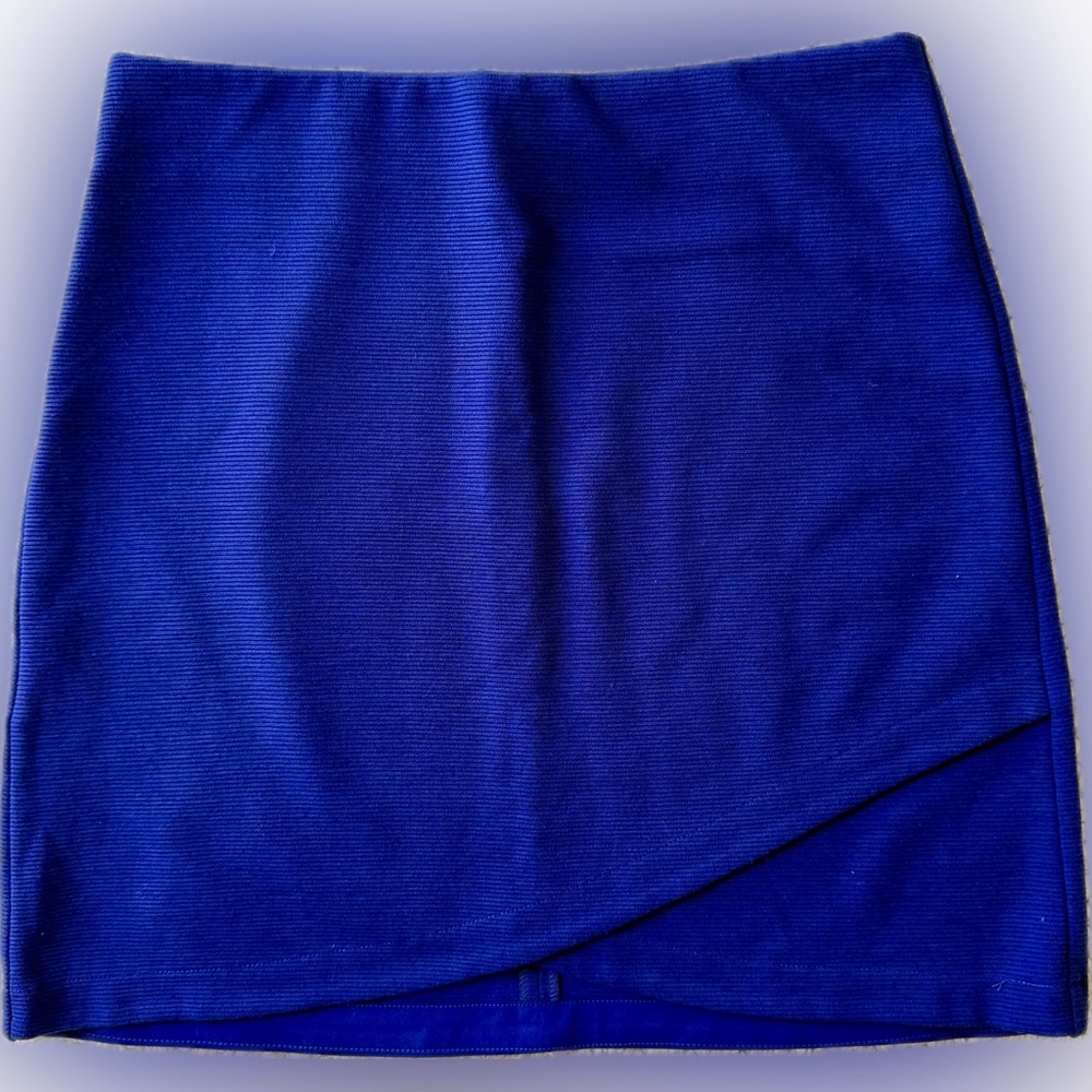 LOFT Mini Skirt size M vibrant purple
